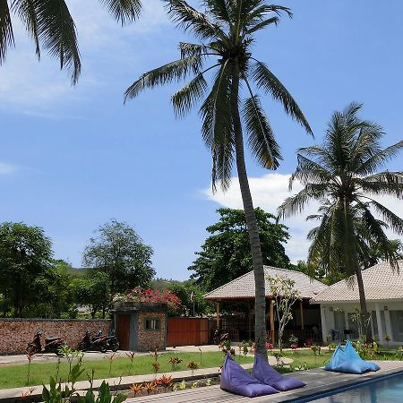 Lombok Holiday Hotel Kuta  Exterior photo