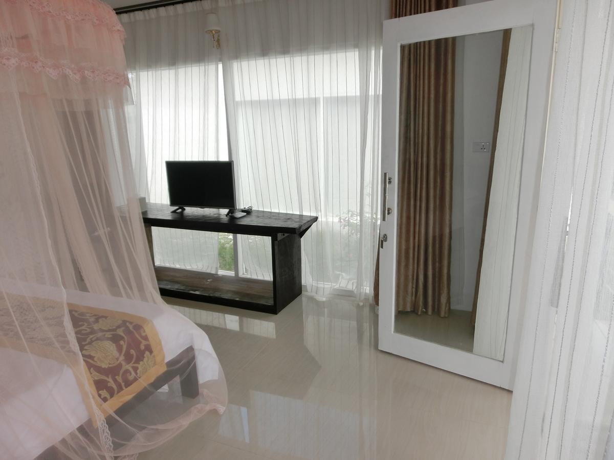 Lombok Holiday Hotel Kuta  Exterior photo