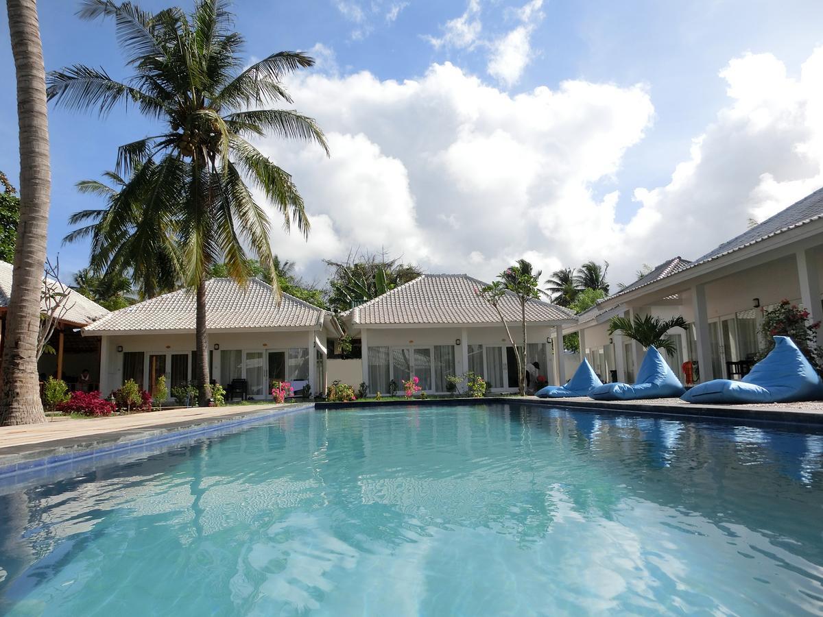 Lombok Holiday Hotel Kuta  Exterior photo