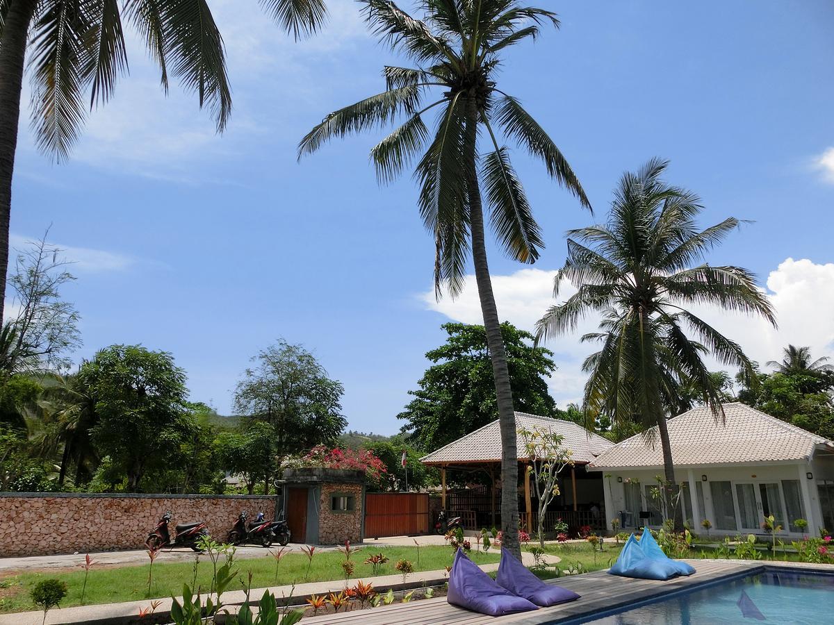 Lombok Holiday Hotel Kuta  Exterior photo